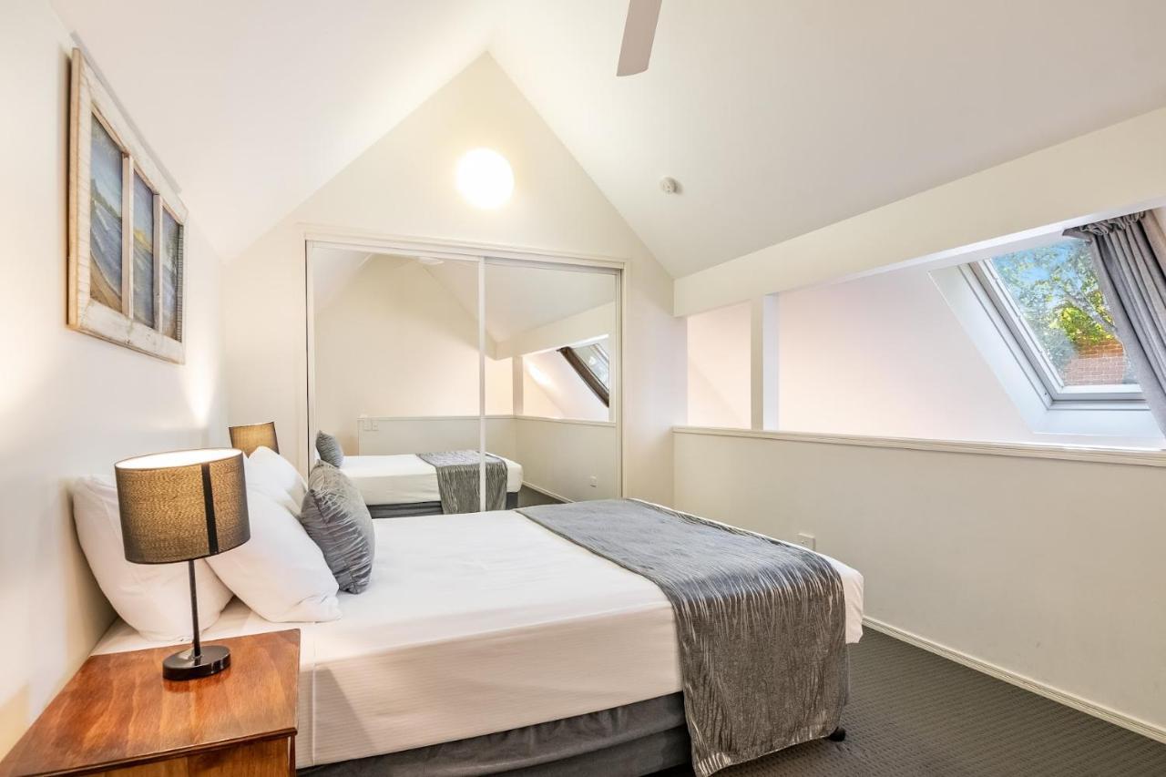 Queen Loft Apartment