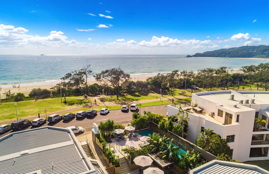Bayview Beachfront Apartments, In Town Right On The Beach-1
